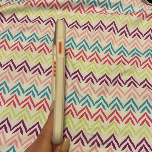 iPhone 11 case only used 2 times - Picture 2 of 3